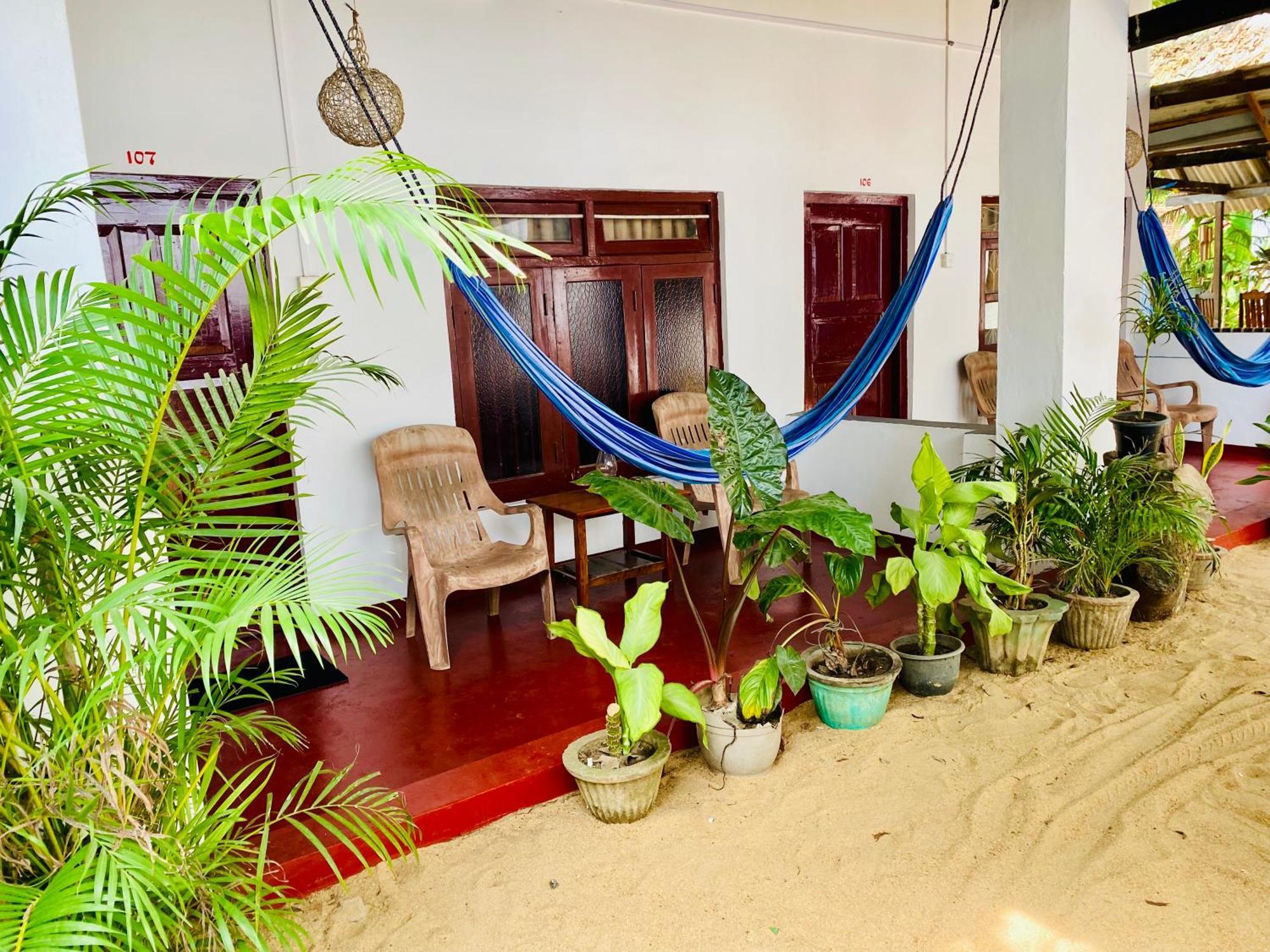 Tropicana Home Stay Arugam Bay Exterior photo